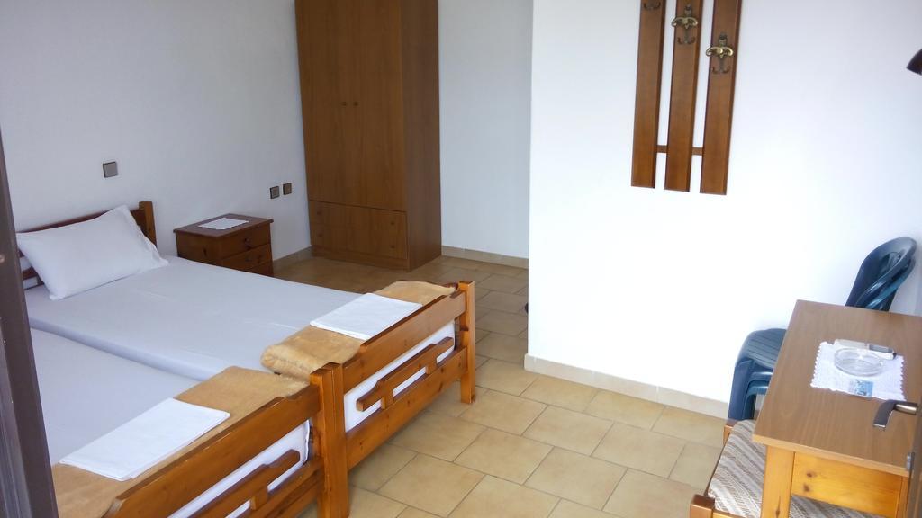 Gorgona Rooms Alikí エクステリア 写真