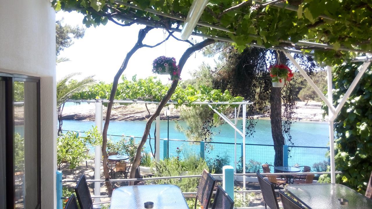Gorgona Rooms Alikí エクステリア 写真