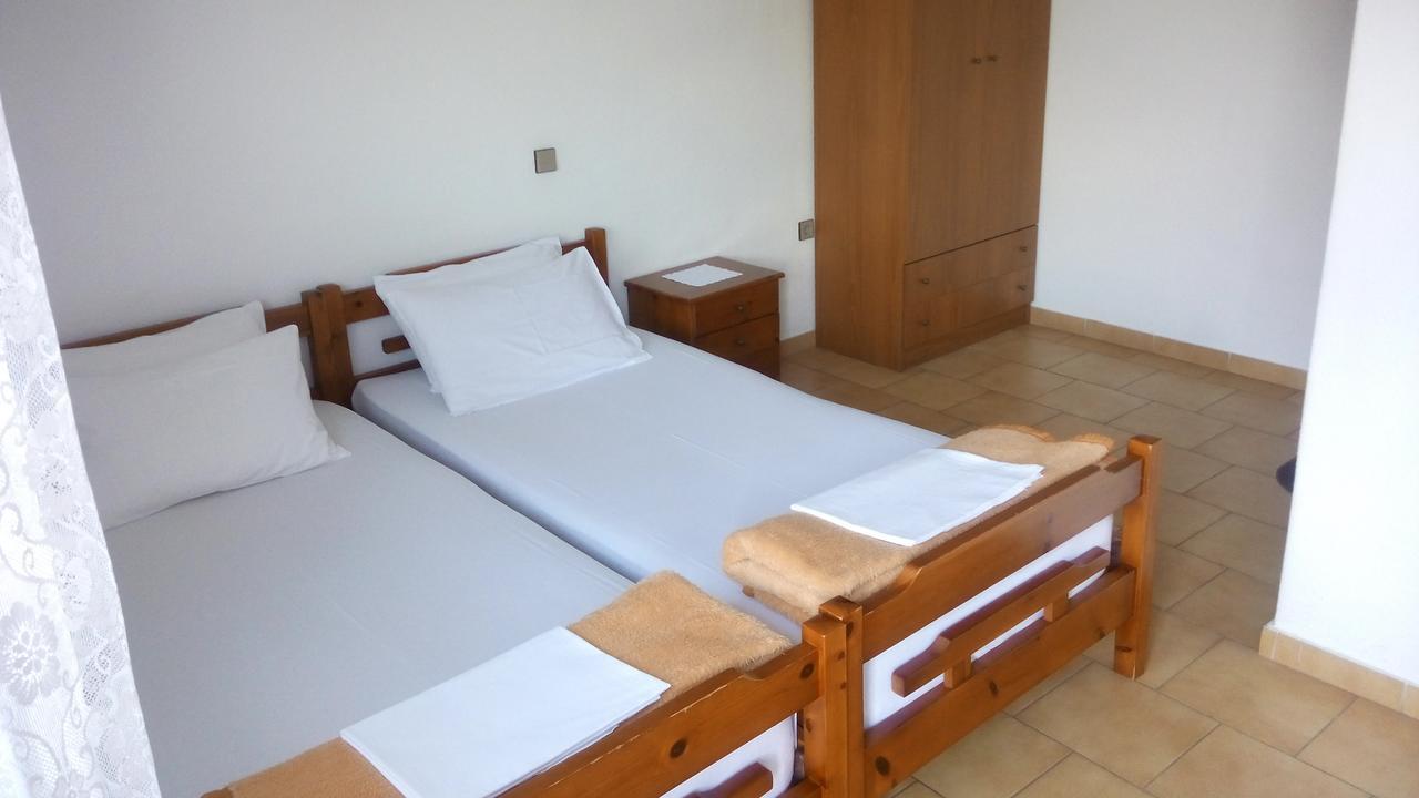 Gorgona Rooms Alikí エクステリア 写真