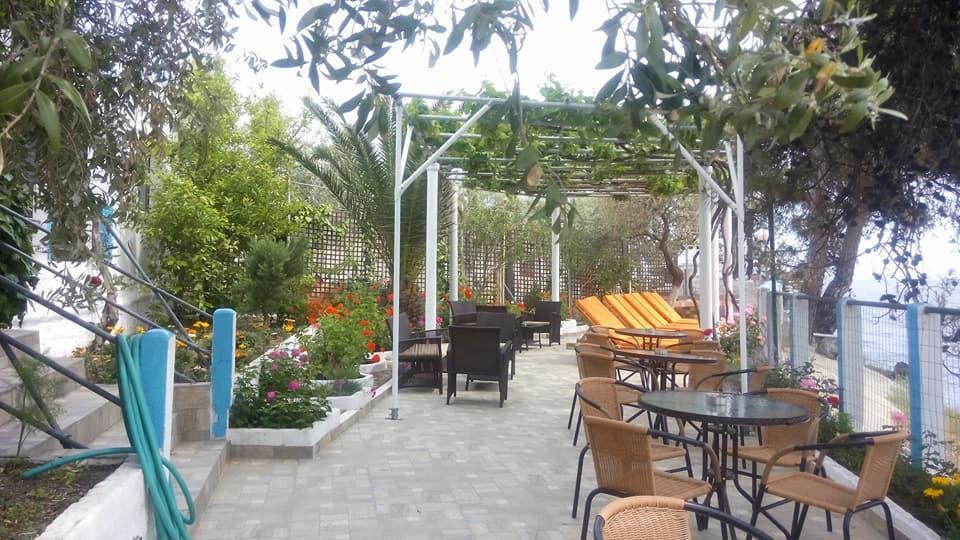Gorgona Rooms Alikí エクステリア 写真