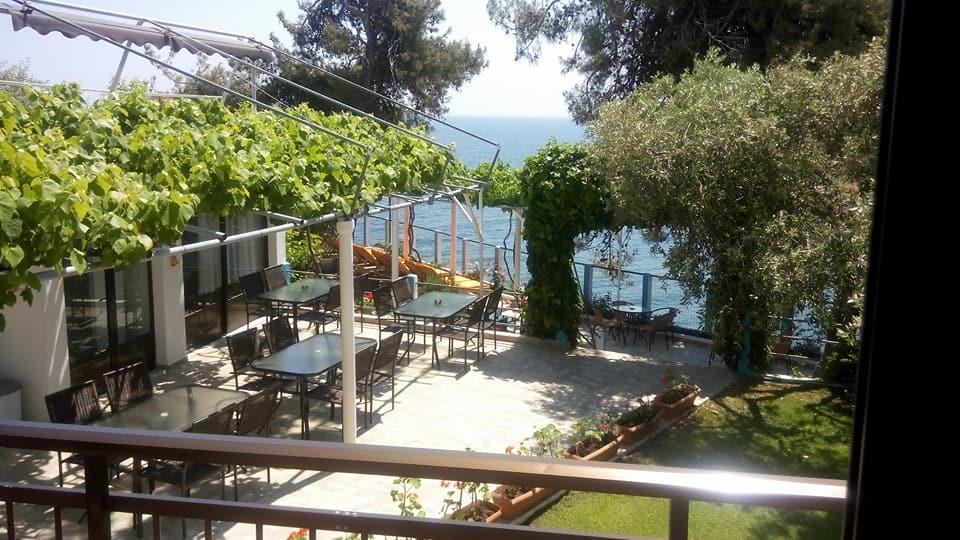 Gorgona Rooms Alikí エクステリア 写真