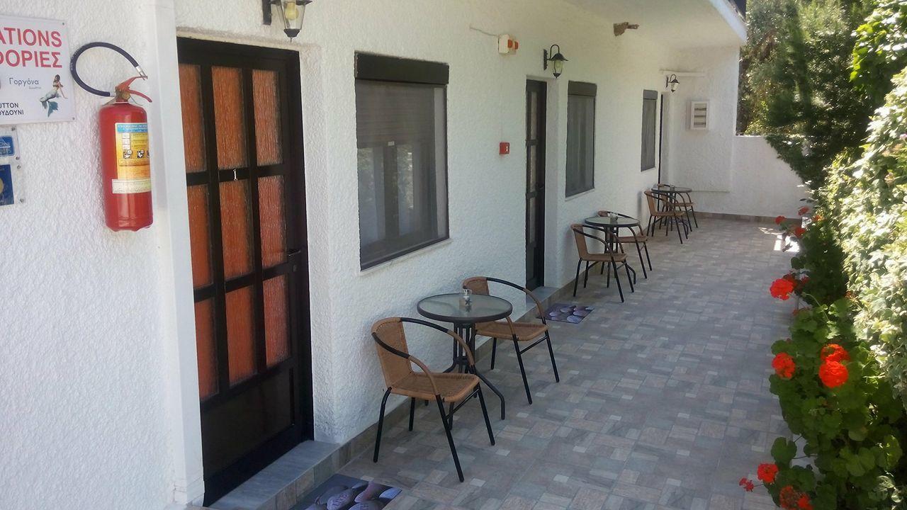 Gorgona Rooms Alikí エクステリア 写真